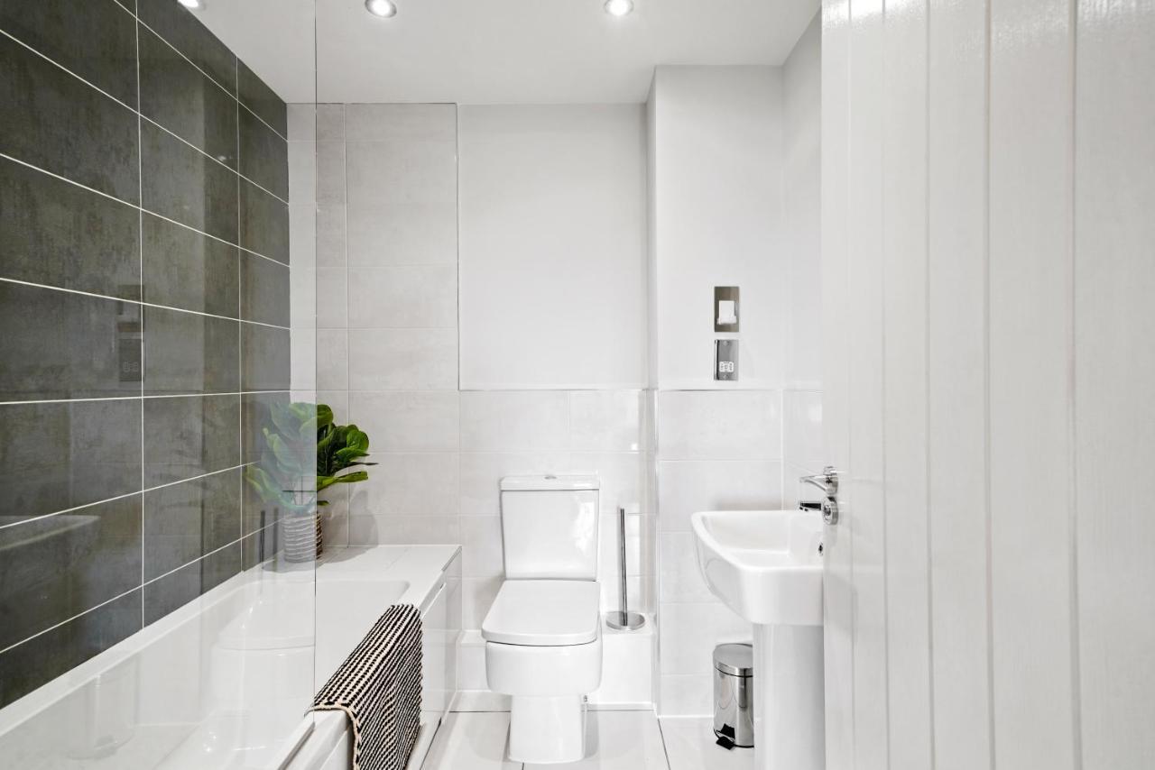Stunning 2 Bedroom Apartment リーズ エクステリア 写真